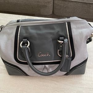 Like new beautiful COACH bag